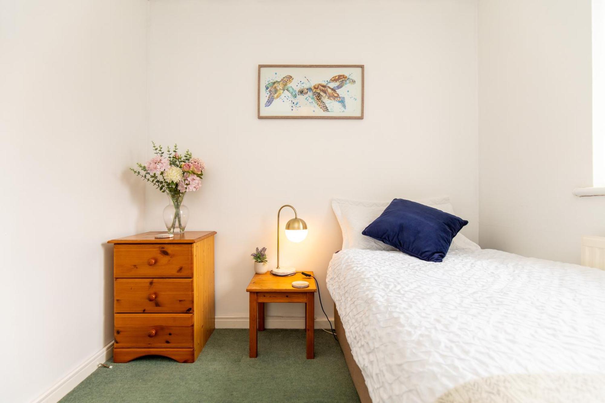 Comfortable And Spacious Superb Holiday Home In Llanelli, Dog Friendly Exterior photo