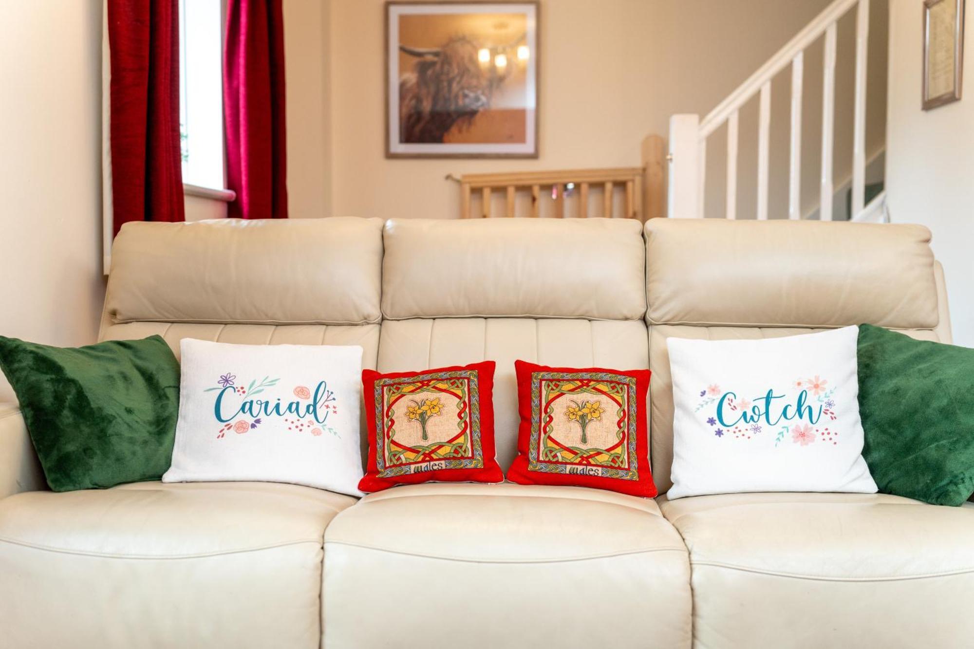 Comfortable And Spacious Superb Holiday Home In Llanelli, Dog Friendly Exterior photo